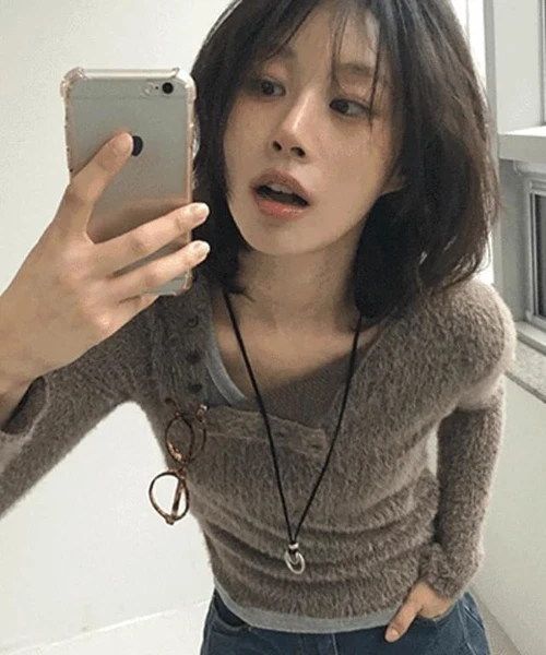 레이즈 헤어리 절개 스냅 티셔츠